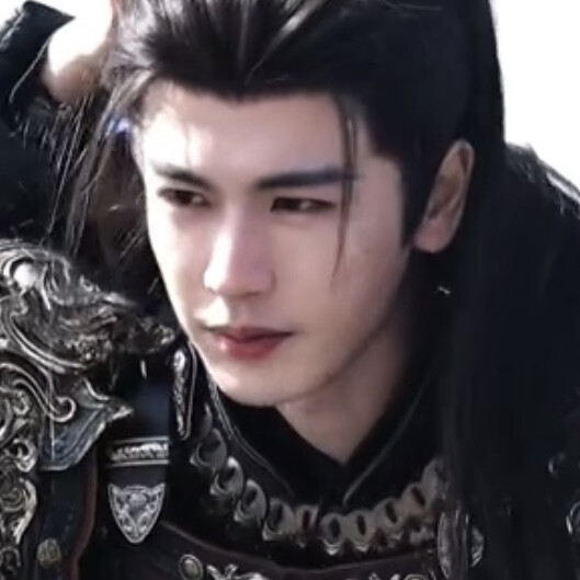 长得跟小白脸似的