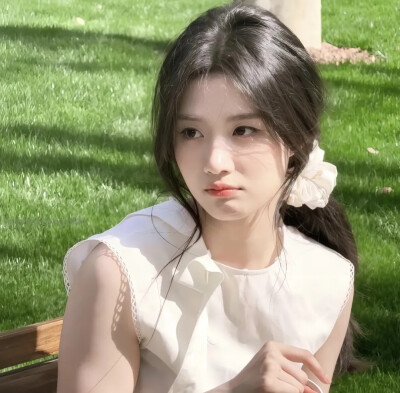 阳光明媚的女头（图源网络，侵删）