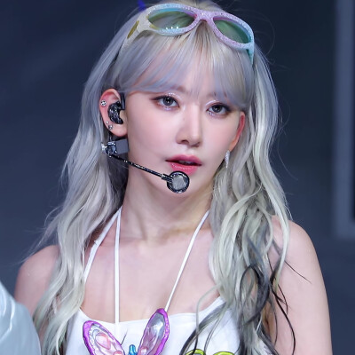 宫脇咲良 可二改标时亦