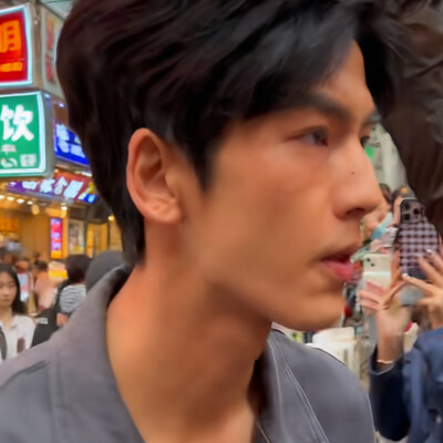 我扩图了所以有点怪吧´-ωก`