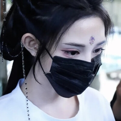 女孩不想看你受一样的伤害