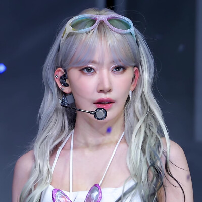 宫脇咲良 可二改标时亦