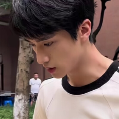 想要独占你的心让我变得好狼狈