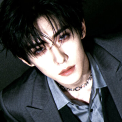 还是万年不变的小胡同 还是万箭穿心的痛