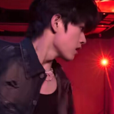 你总是冤枉我 总是把我想的很坏 总是把我想的很恶毒 我有很多时候在想原来我在你心里是这样自私自大自负的存在