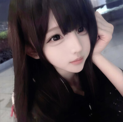 女头
我永远无法舍弃一个真正在爱和物质上供养我的人 你可以说我虚荣 但我不想在爱里太辛苦