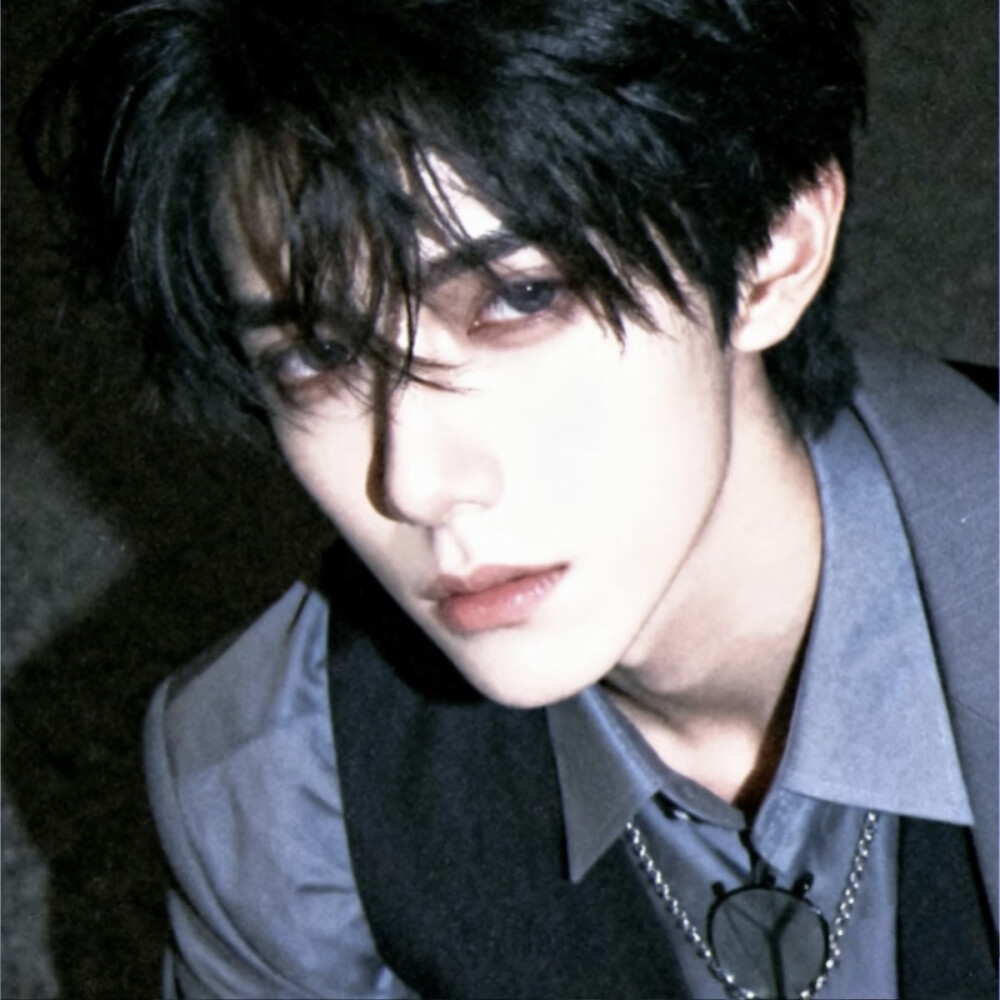 还是万年不变的小胡同 还是万箭穿心的痛