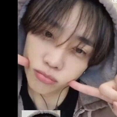 有人性的男孩不会露出这样的表情