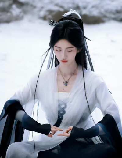 来战 阿戴 鞠婧炜