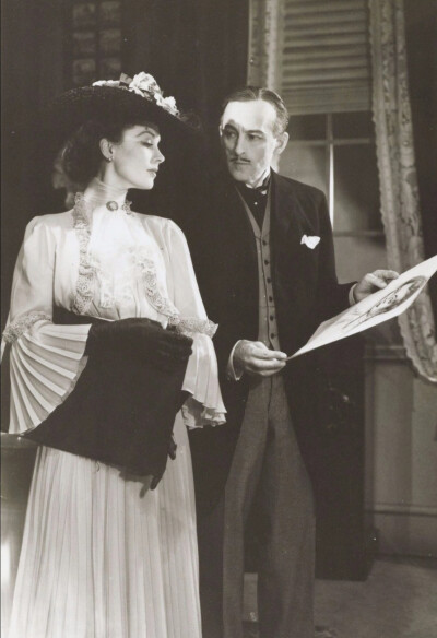 1942年，费雯丽在舞台剧《医生的窘境》剧照及幕后