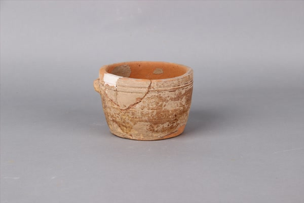 东汉 釉陶卮
忠州博物馆藏
