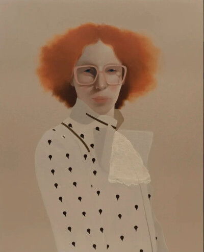 莎拉·鲍尔（Sarah Ball）英国当代艺术家，她的作品专注于肖像题材，通过对匿名者或历史档案中人物的细腻刻画，探讨身份、差异与公众窥视欲的复杂关系，为具象绘画的当代样态注入了冷静而独特的思考。