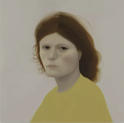 莎拉·鲍尔（Sarah Ball）英国当代艺术家，她的作品专注于肖像题材，通过对匿名者或历史档案中人物的细腻刻画，探讨身份、差异与公众窥视欲的复杂关系，为具象绘画的当代样态注入了冷静而独特的思考。