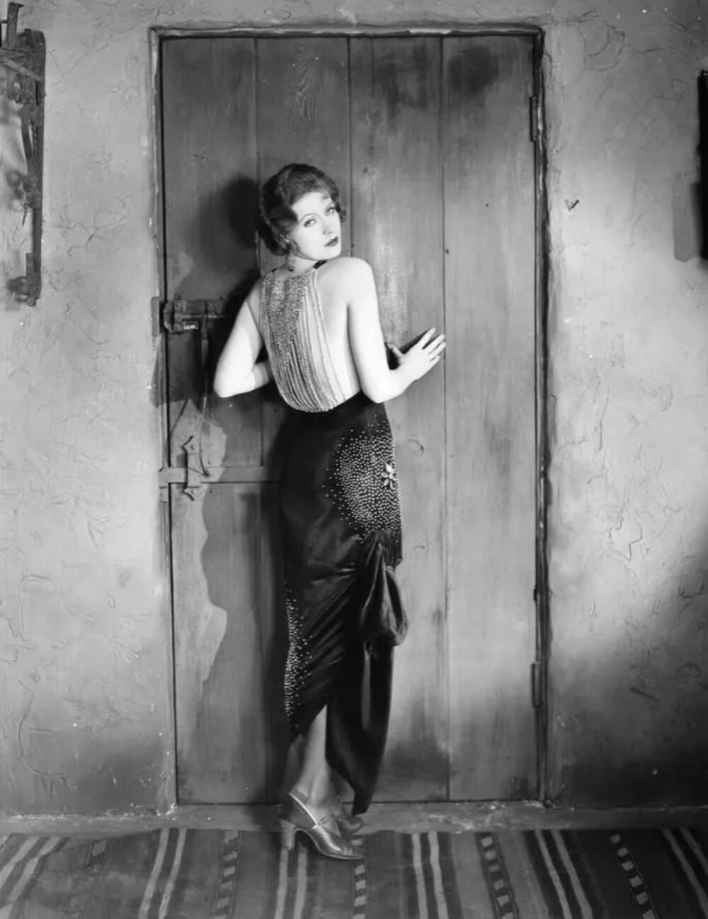 1926年，葛丽泰·嘉宝在电影《妖妇》幕后剧照