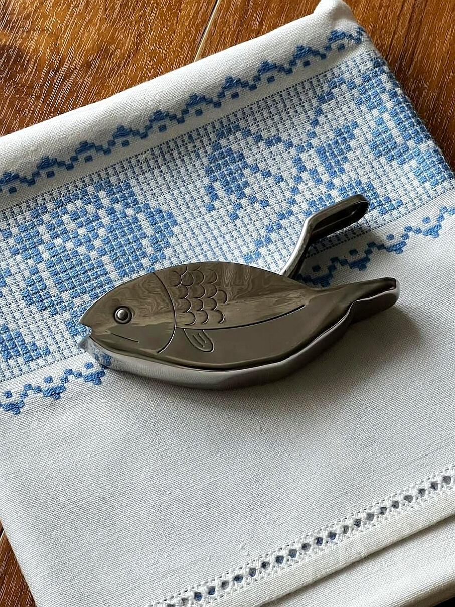 日常
我想要的爱 不止一句对白
我想要的你 不止一种色彩