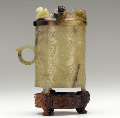 西汉 凤纹玉卮美国弗利尔美术馆藏