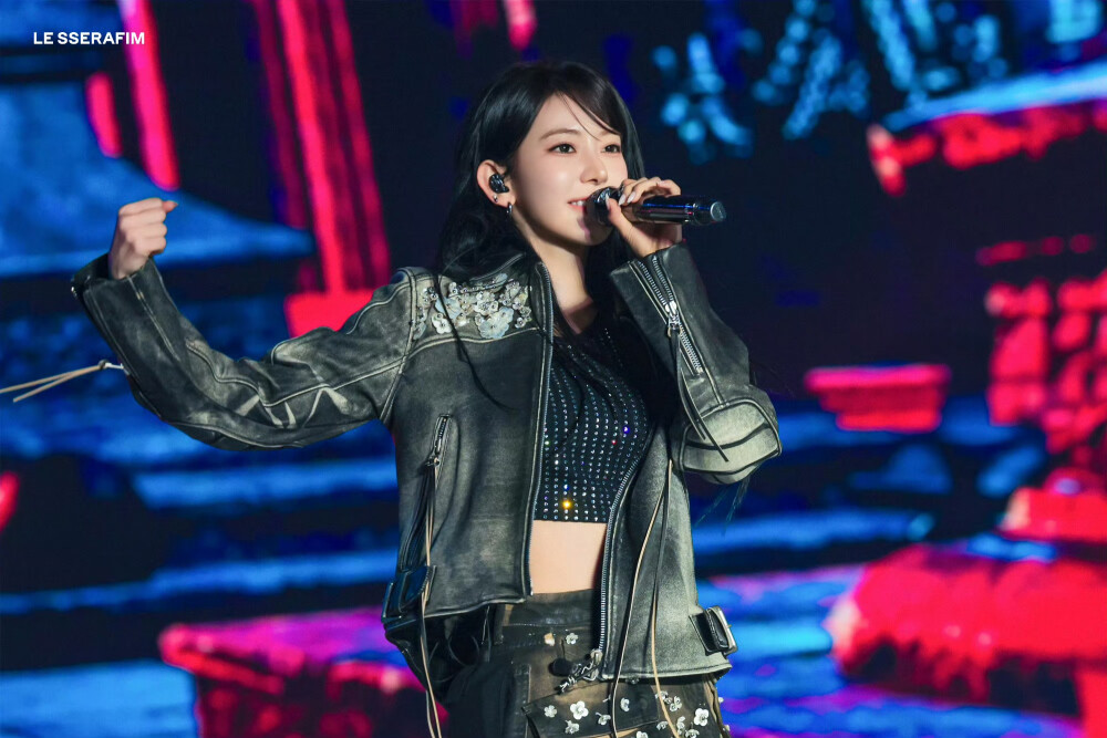 LE SSERAFIM 宮脇咲良