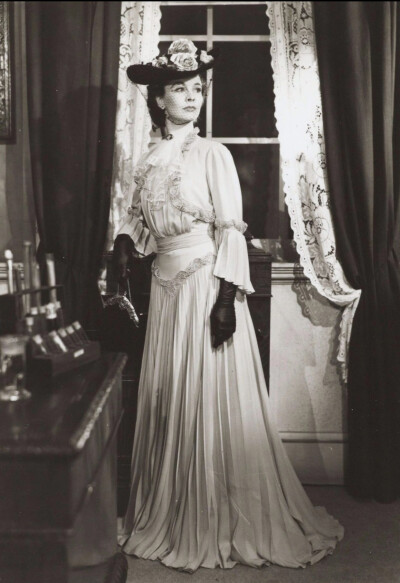 1942年，费雯丽在舞台剧《医生的窘境》剧照及幕后