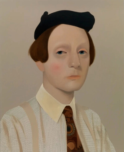 莎拉·鲍尔（Sarah Ball）英国当代艺术家，她的作品专注于肖像题材，通过对匿名者或历史档案中人物的细腻刻画，探讨身份、差异与公众窥视欲的复杂关系，为具象绘画的当代样态注入了冷静而独特的思考。