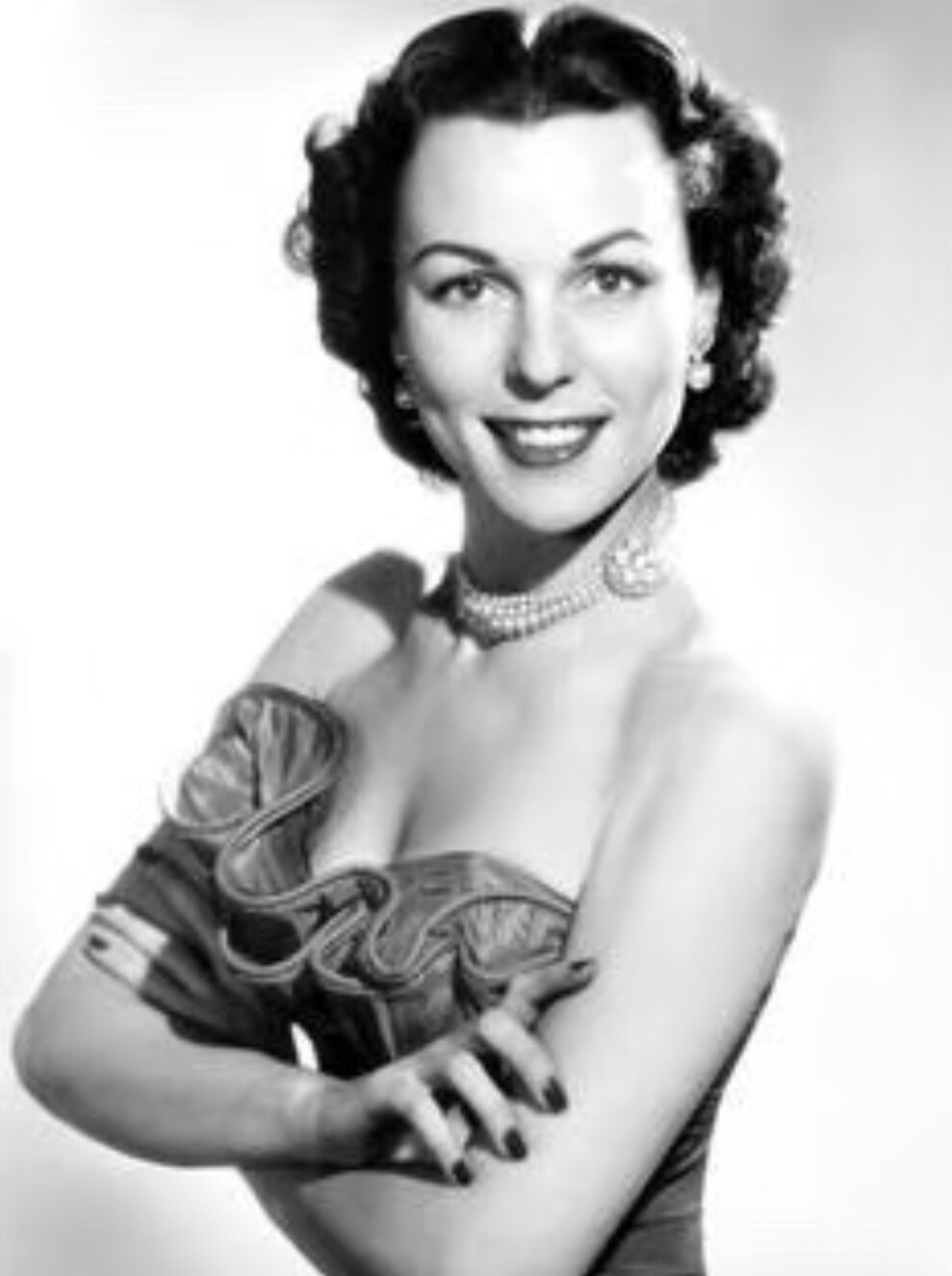 Bess Myerson 是1945年的美国小姐(Miss America)冠军