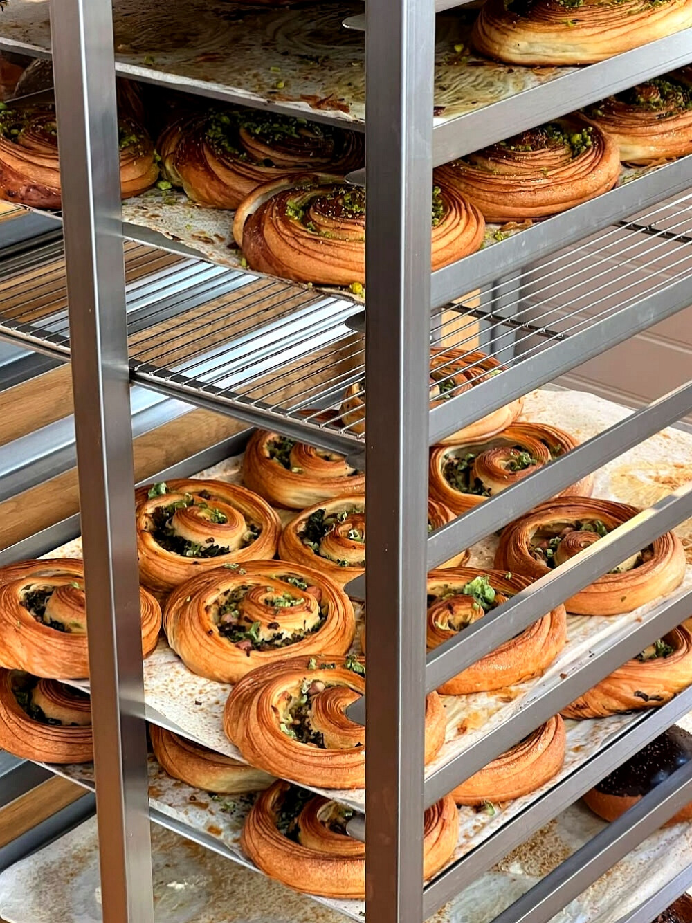 日常
我想要的爱 不止一句对白
我想要的你 不止一种色彩