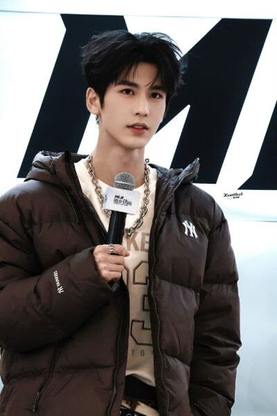 cr.Heartthrob-张凌赫