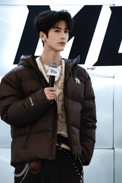 cr.Heartthrob-张凌赫