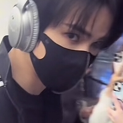 好难过我根本没有截头像的天赋！