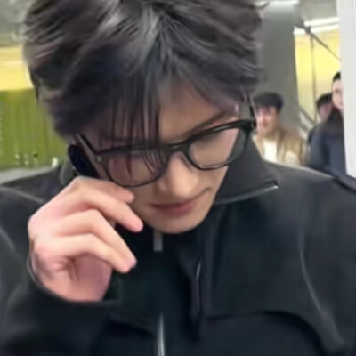 话都没说完你怎么哭了