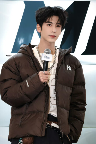 cr.Heartthrob-张凌赫