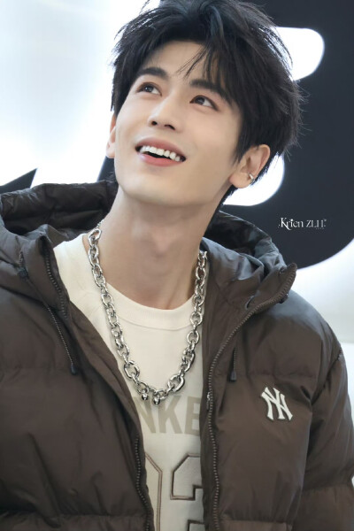 cr.Krien丨张凌赫