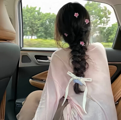 阳光明媚女头：让风成风，让树成为树