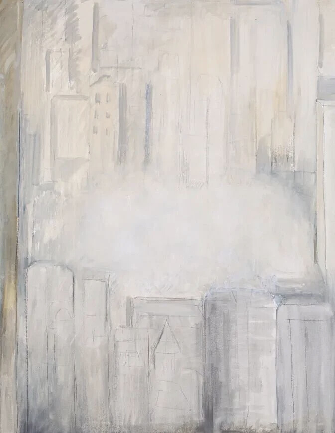 琳达·科恩（Linda Kohen）的创作像一场“私密对话”。这位艺术家尝试将家居空间转化为思绪的场域，在窗棂、桌椅、窗帘这些日常之物中捕捉存在的微光。她的创作不是客体再现，而是与空间能量的互换。科恩的艺术理念超越了表象写实，她笔下的室内景观是“心理拓扑学”的映射。那些颤动的轮廓线、半透明的色彩层叠，揭示出记忆如何不断重塑我们对空间的感知。她的创作方式极具启发性：面对同一扇窗反复描绘，在重复中探寻差异，如同蒙德里安将自然简化为韵律的方式。画布上保留着反复修改的痕迹，模糊边界暗示着过程的不确定性。颜料薄涂与厚堆交替运用，创造出时光流逝的视觉意味。这种“未完成感”恰似对时间流动性的诚实告白。在当代艺术追逐观念的喧嚣中，科恩守护着绘画最本真的力量：让日常空间成为通向精神世界的入口。