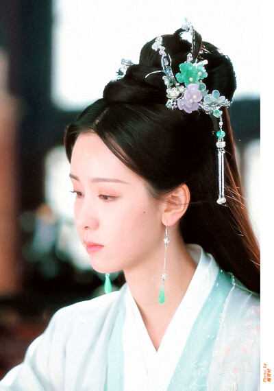 陈都灵叶冰裳
cr：再续一杯幻想