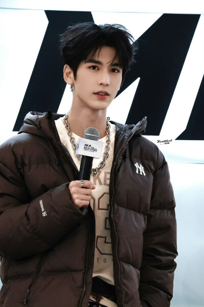 cr.Heartthrob-张凌赫