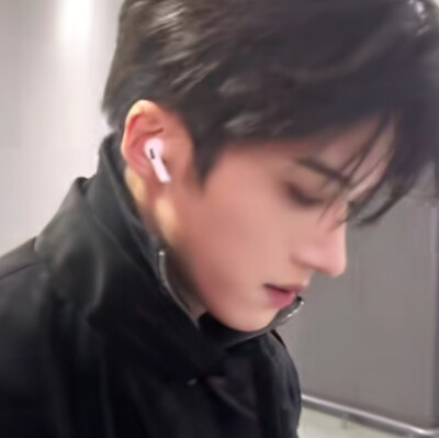 话都没说完你怎么哭了