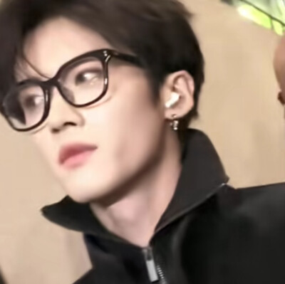 话都没说完你怎么哭了