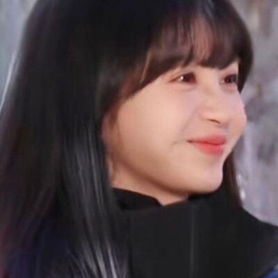 如果明天蹲到这个女孩的话那我就给你们截独家头像嘿嘿