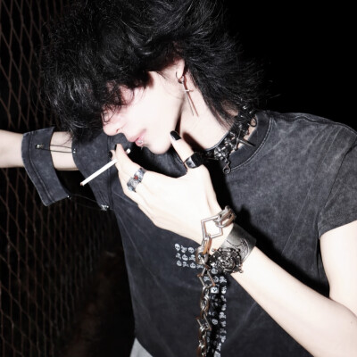 小时候没得到的爱长大也没得到