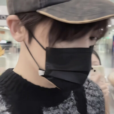 跟我心中另一个透明的脸蛋讲和