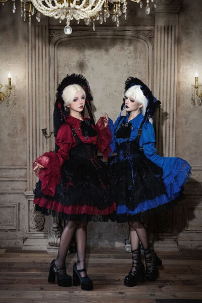 黑雾迷宴真的很适合万圣节穿诶，两个颜色都很酷很美貌