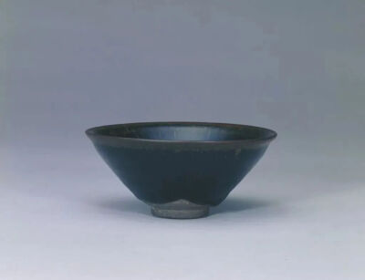 ▲ 宋 建窑黑釉兔毫盏 故宫博物院藏