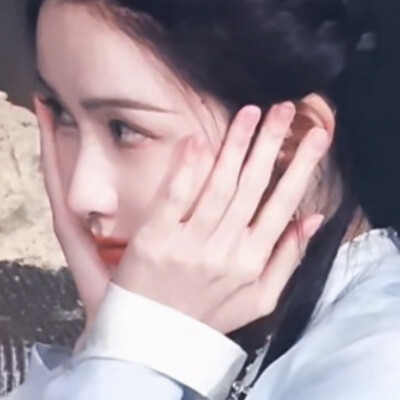 仙郎何处入帘栊