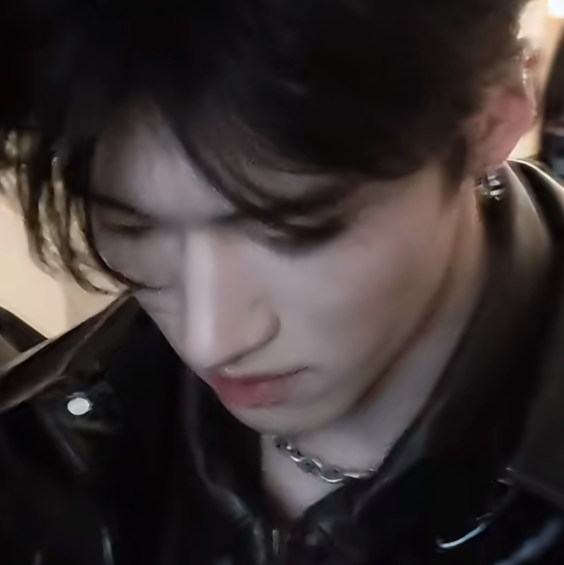 对面邻居不拉窗帘