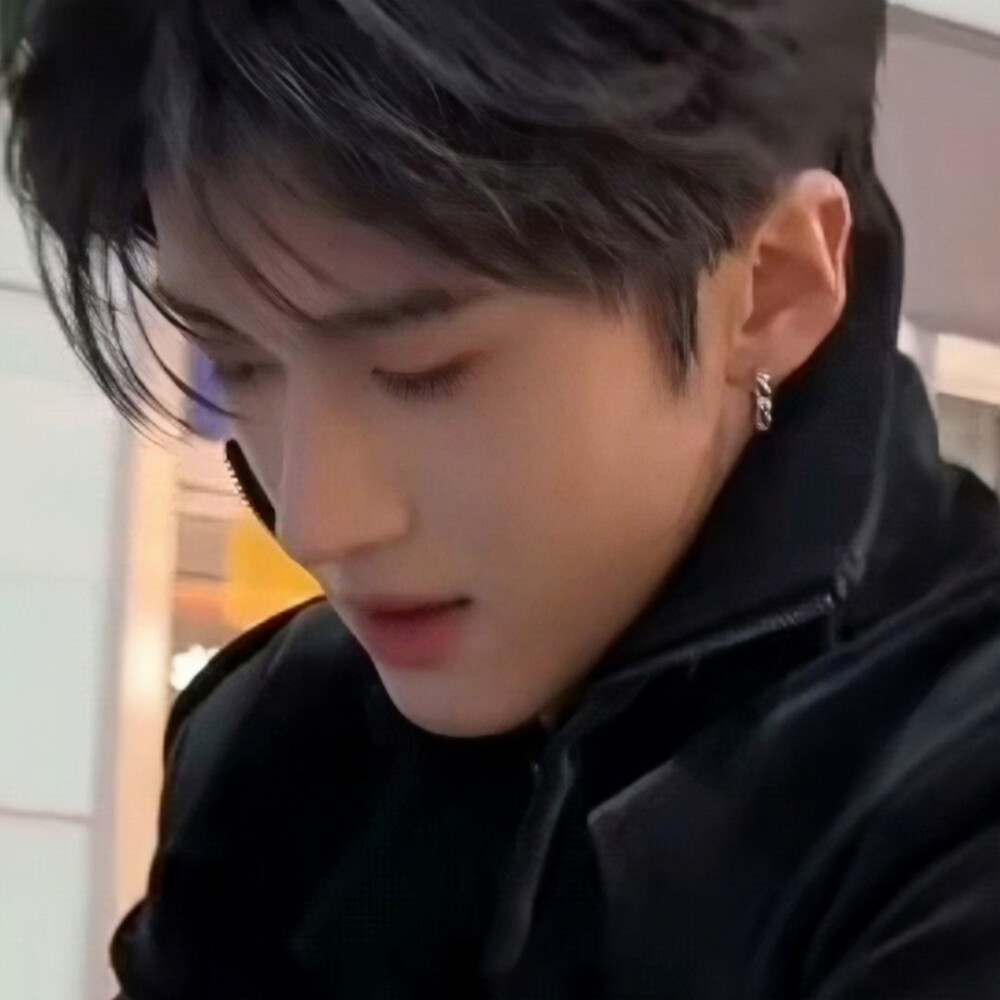 买点奢侈品塞进我的背包里