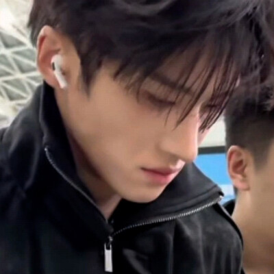 她怀疑sam是虚拟的脸