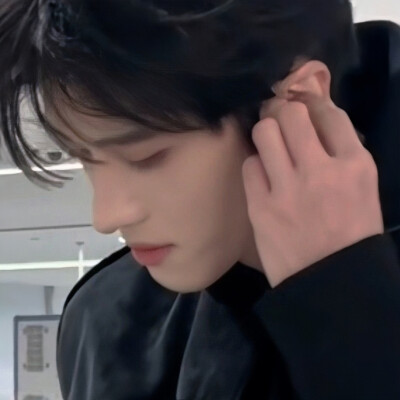 买点奢侈品塞进我的背包里