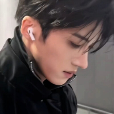 她怀疑sam是虚拟的脸