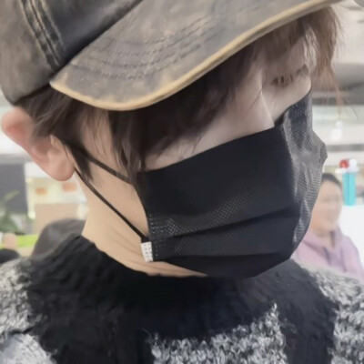 跟我心中另一个透明的脸蛋讲和