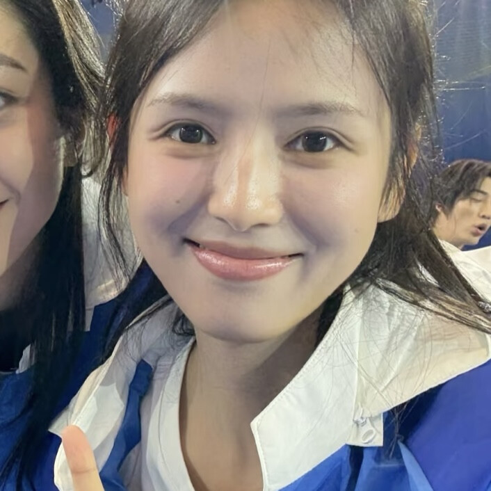 拍了很多合照的小宝宝一枚